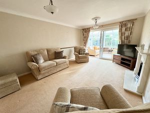 Lounge- click for photo gallery